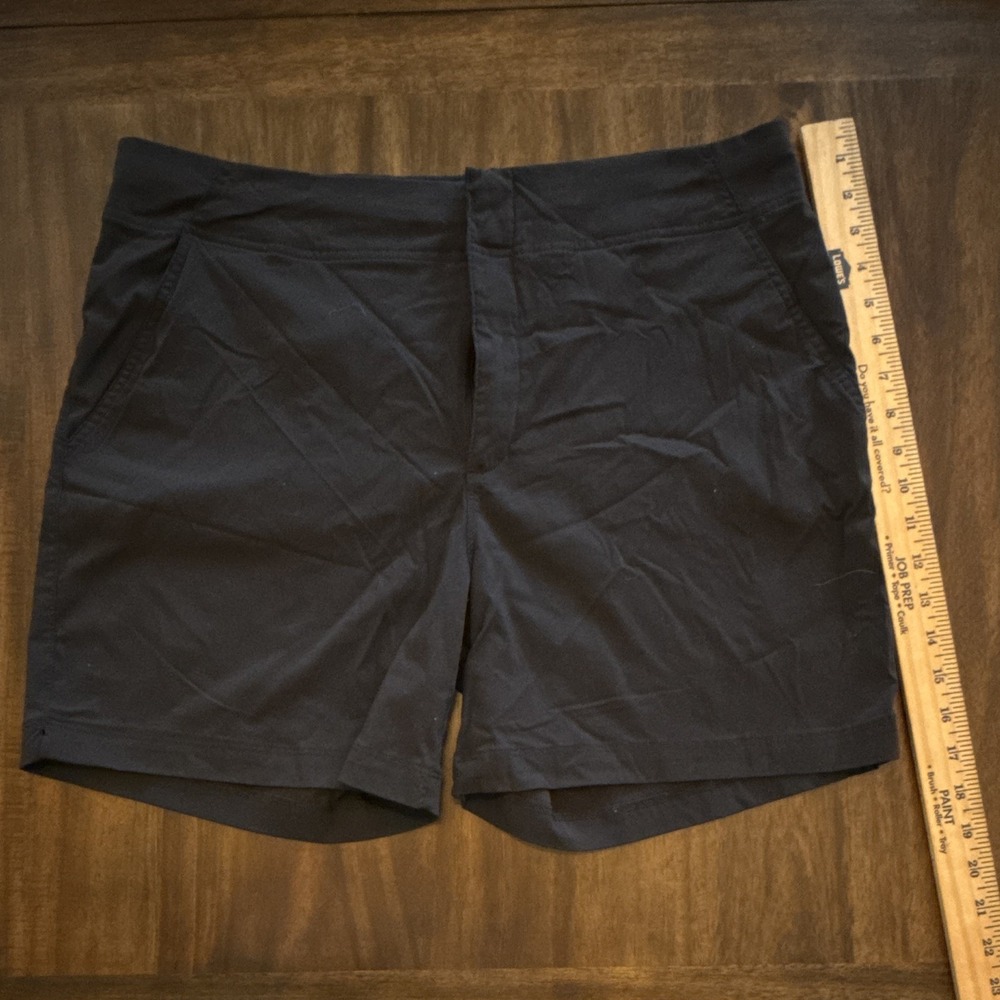 Columbia Black Athletic Shorts Womens 16 Regular 36in Waist Polyester Pockets